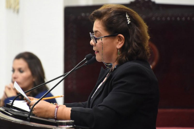 Por austeridad, diputada de Morena pide ¡subir sueldo a gobernador de Hidalgo!