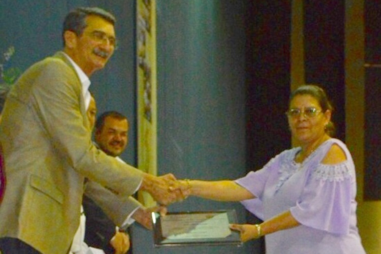 Reconoce UAT labor de Mary Infante