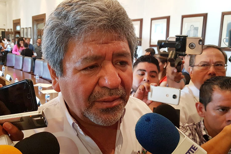 Xico se ‘multiplicará’; Seguirá consultando y dando clases