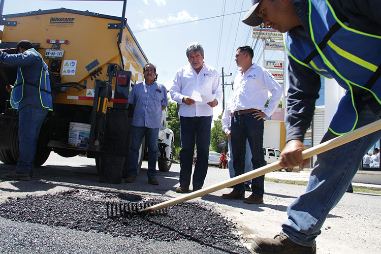 Atiende Xico demandas de bacheo en Victoria
