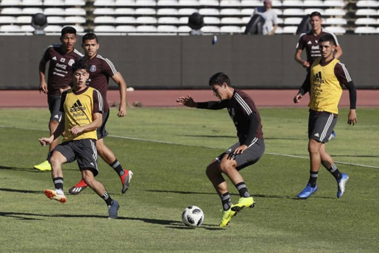 Tricolor sufre cuatro bajas y llaman a Hiram Mier