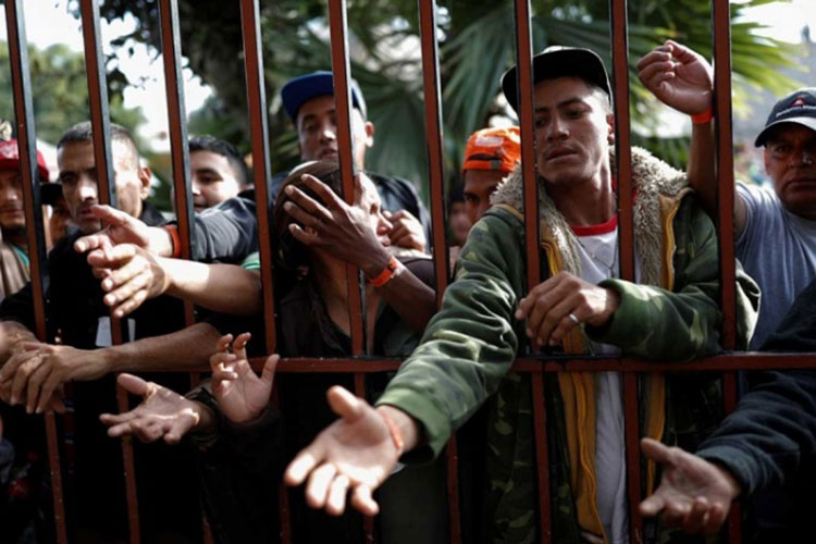 Acusa Trump a migrantes de causar ‘grandes problemas’ en México