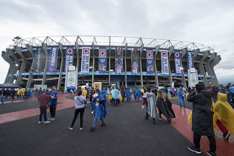 Cruz Azul descarta salir del Estadio Azteca
