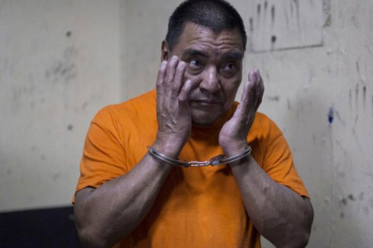 Dan 5 mil años en prisión a militar que mató a 171 personas