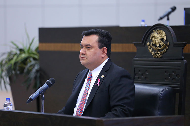 Pasa Irving Barrios primer filtro para llegar a Fiscalía General