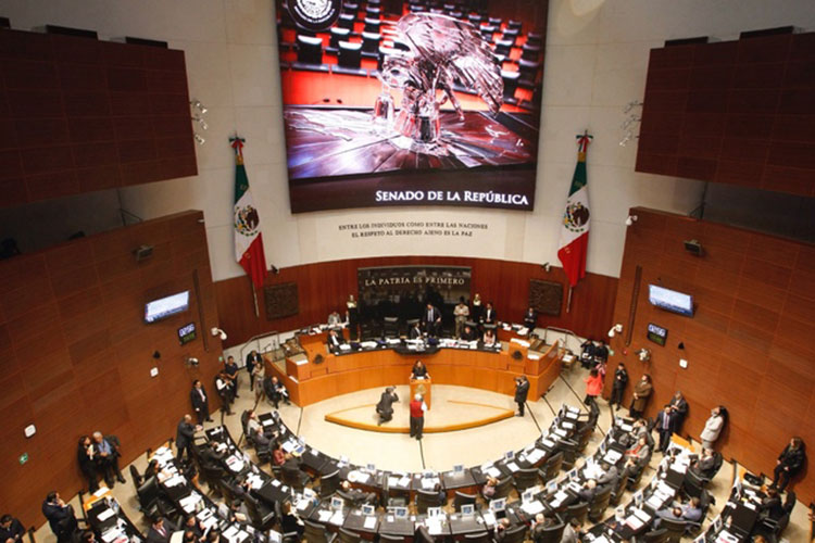 Senado da marcha atrás; Segob no controlará medios públicos