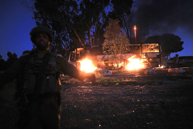 Hamas bombardea Israel con cohetes y los israelíes responden