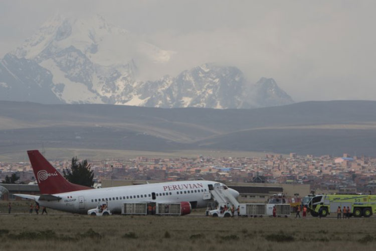 Aerolínea Peruvian sufre percance al aterrizar en Bolivia