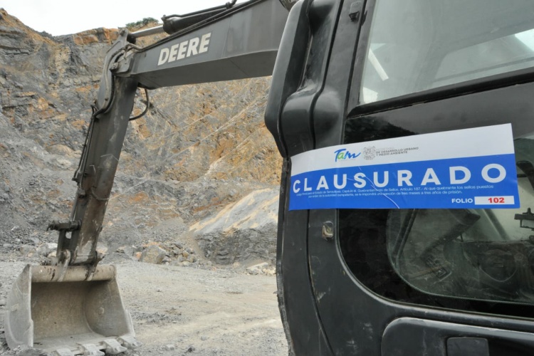 Clausuran banco de materiales en Victoria