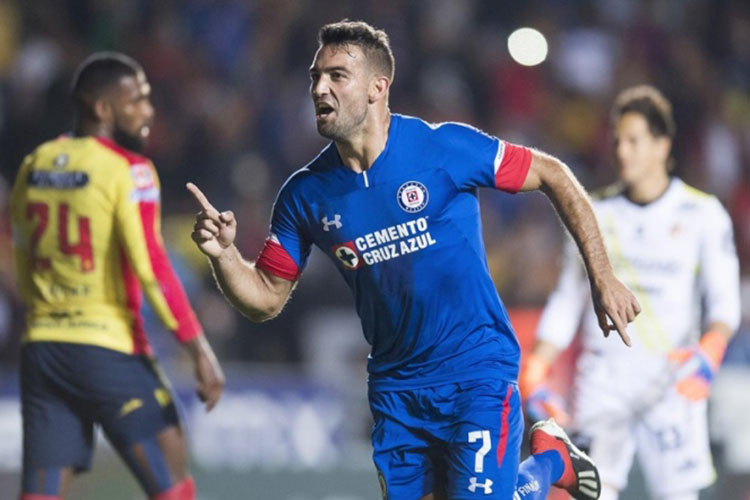A Cruz Azul nadie le quita la cima