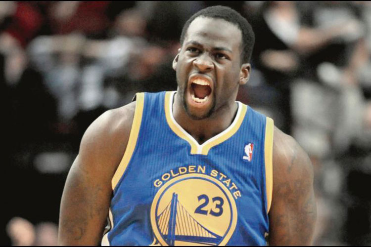 Warriors suspende un juego a Green
