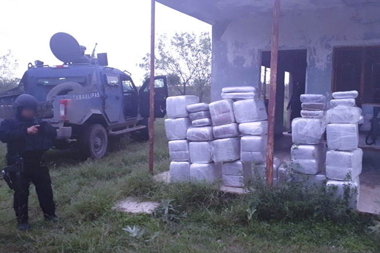 Localizan droga en casa abandonada