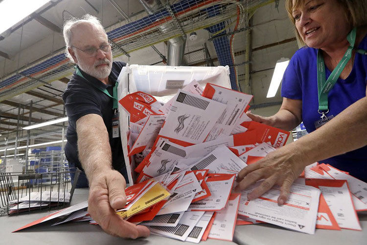 Problemas afectan primeras horas de votación en EEUU