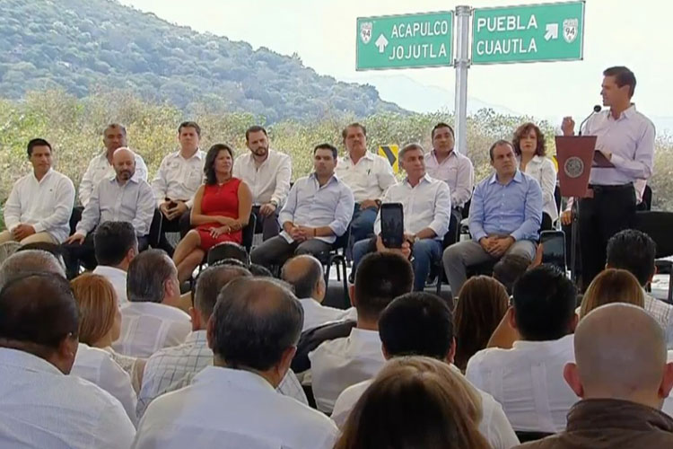 Desea Peña éxito a López Obrador