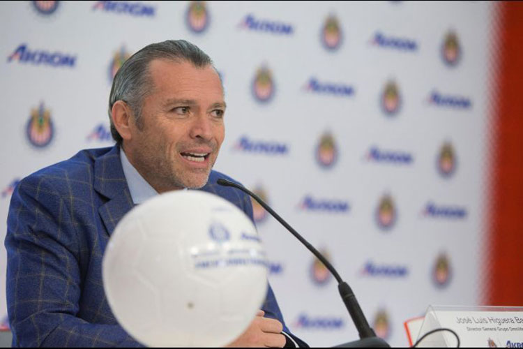 José Luis Higuera da pistas sobre refuerzo de Chivas