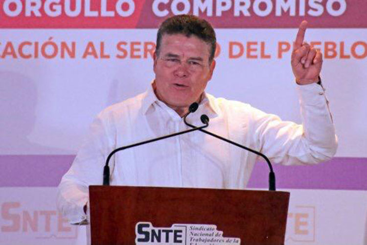 Renuncia Juan Díaz de la Torre al SNTE