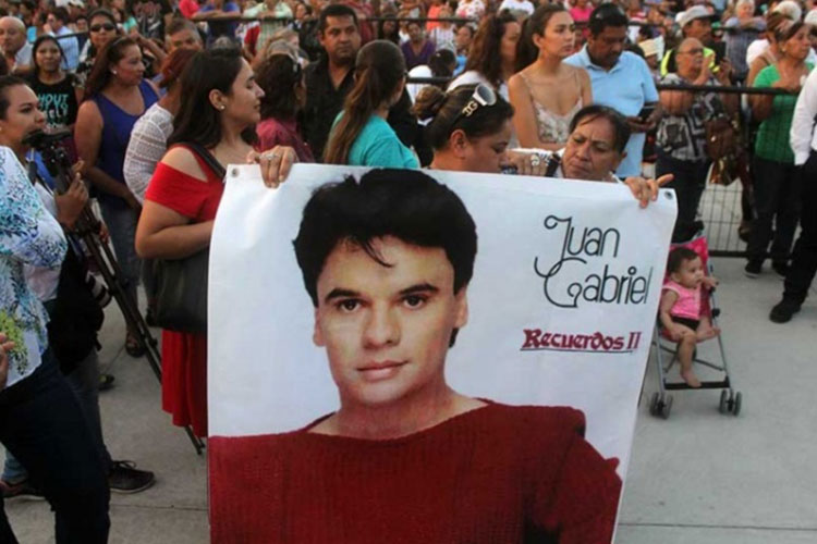 Afirman que Juan Gabriel está vivo y reaparecerá en diciembre