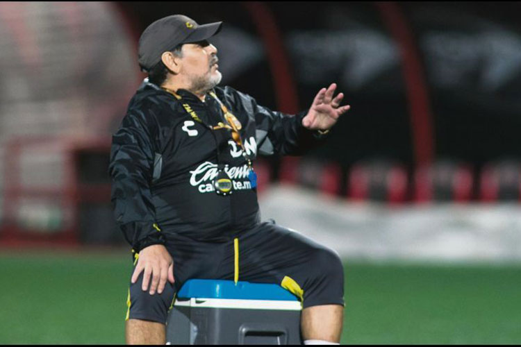 Maradona la hizo de pez