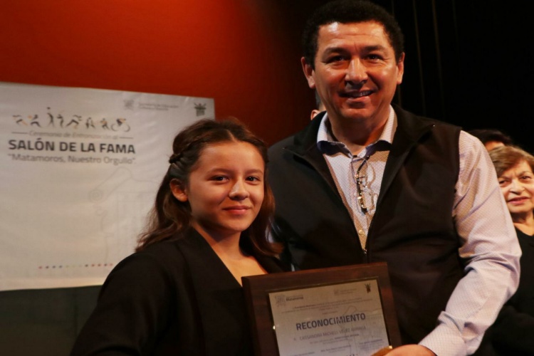 Reconoce Mario López a Deportistas del Año y a entronizados al Salón de la Fama