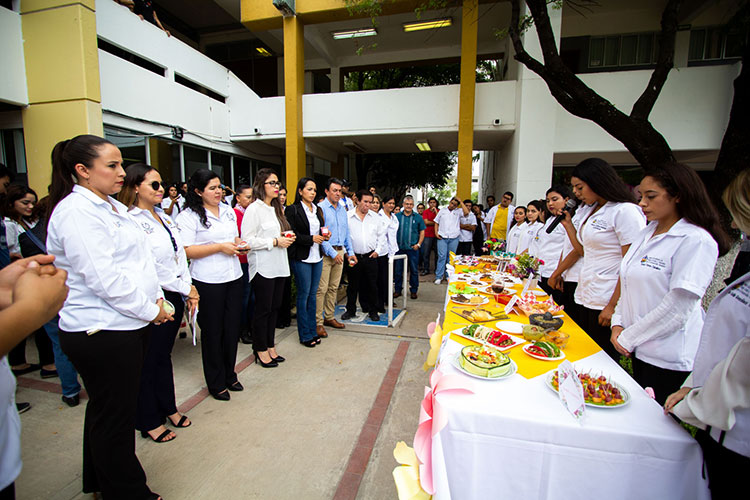 Muestran alternativas de alimentos naturistas alumnos de la UAT