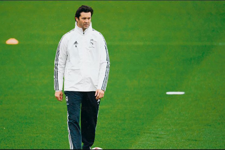 Dan voto de confianza a Santiago Solari