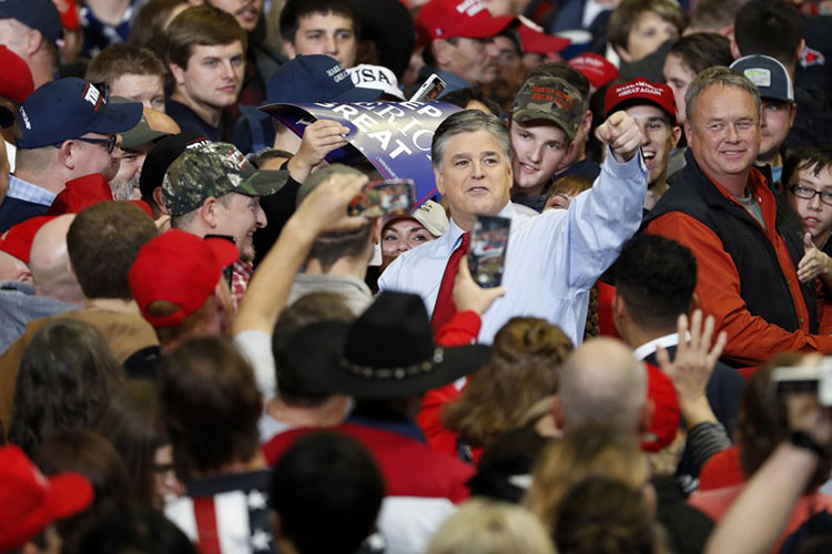 Fox no aprueba participación de Hannity en acto de Trump