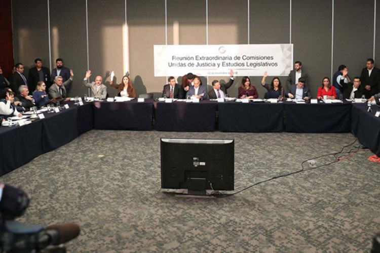 Avanza en Senado ley para Fiscalía General de la República