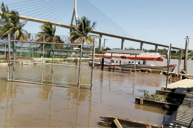 Transporte gratuito por cierre de pasos de lanchas en el río Pánuco