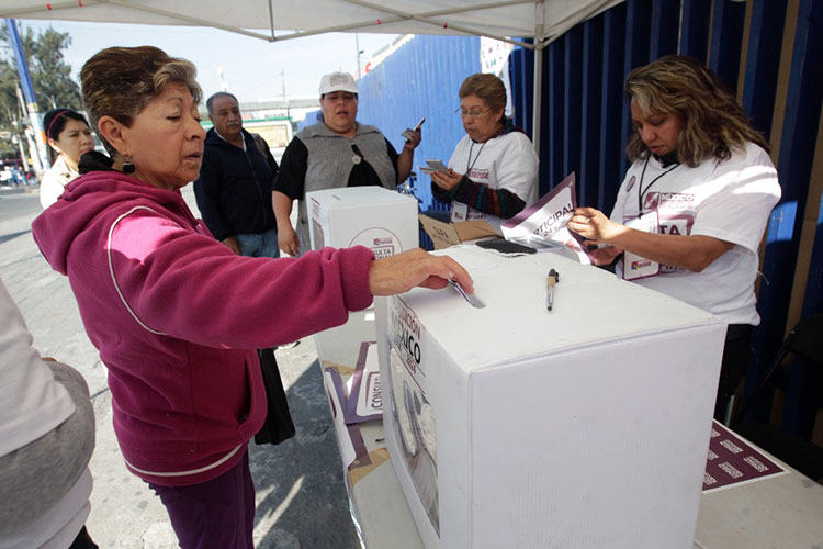 Unos 300 mil participaron en primer día de consulta sobre 10 programas