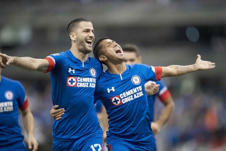 Cruz Azul sonríe rumbo a semis bajo la mirada del VAR