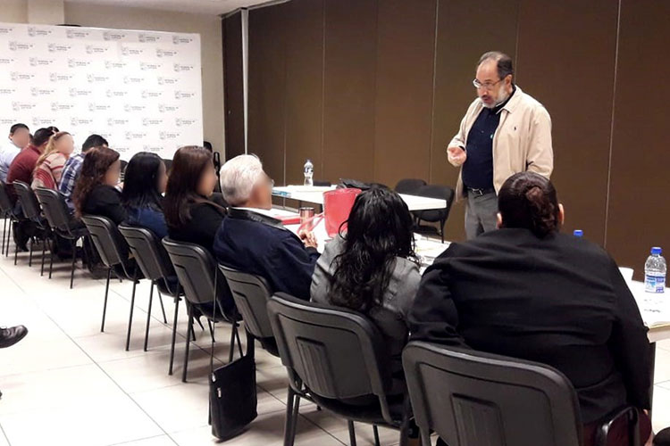 Capacitan a Fiscales sobre amparo penal