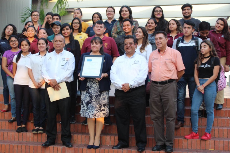 Reconocen calidad de la Licenciatura de Inglés que oferta la UAT