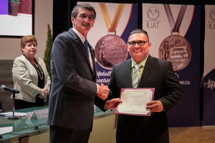 Entrega Rector Premio Investigador Joven UAT 2018