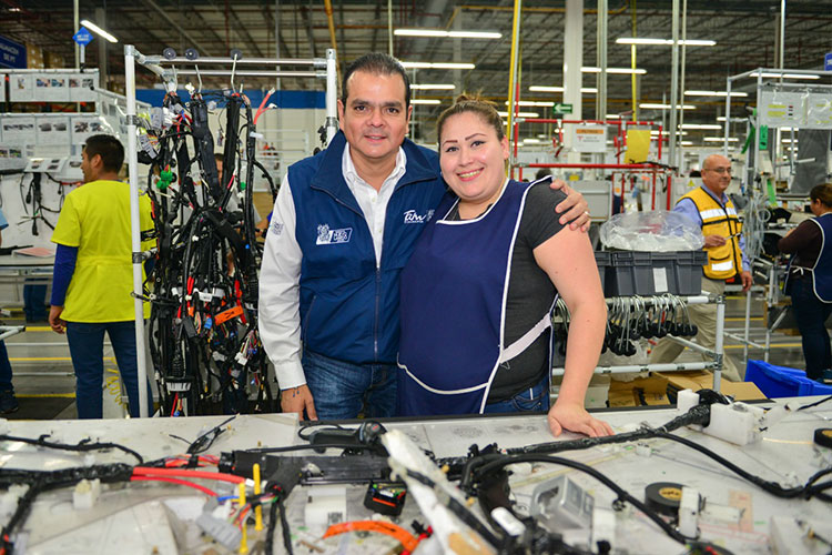 Facilita Municipio trámites a empleados de maquiladoras