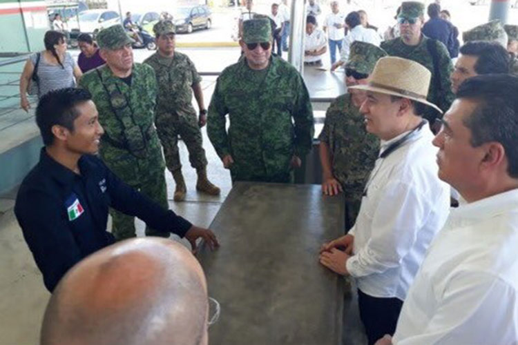 Titulares de Seguridad, Marina y Defensa recorren frontera sur