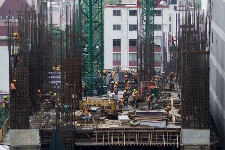 Derrumbe en construcción de embajada estadunidense deja un muerto