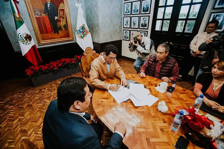 Firma Alcalde convenio con Federación de Abogados en Matamoros