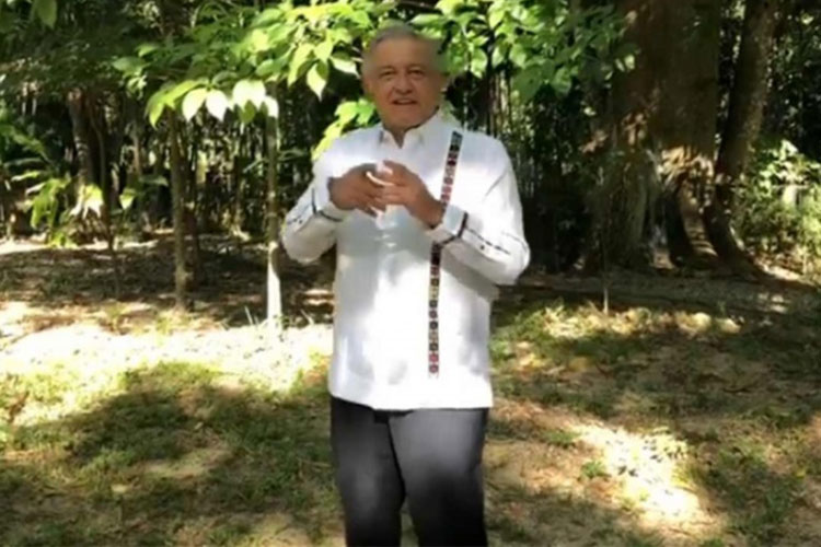 López Obrador ofrece ‘renacimiento’ de México; ‘vamos con todo’