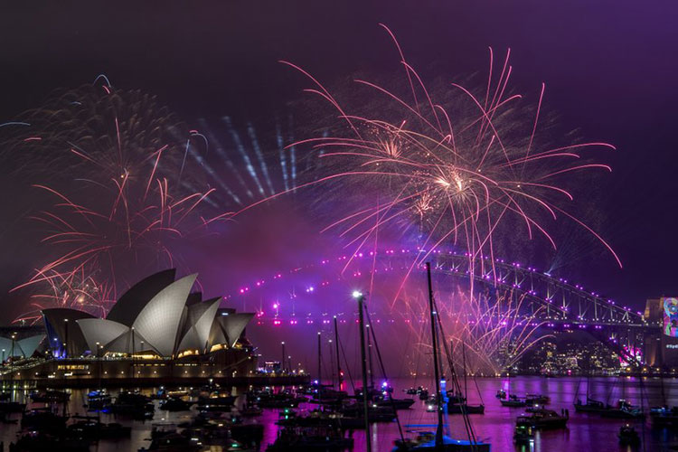 El mundo dice hola a 2019 y despide un año desconcertante