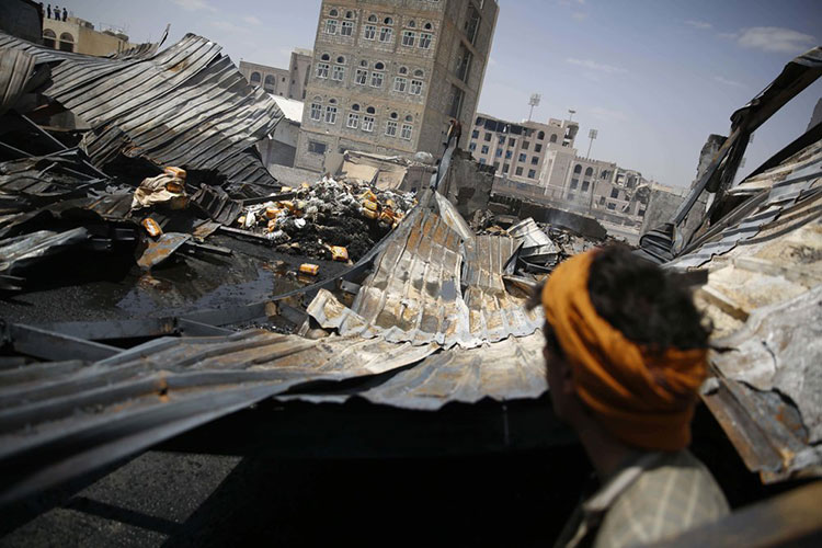 Bandos yemeníes acuerdan intercambio de reos en diálogo ONU