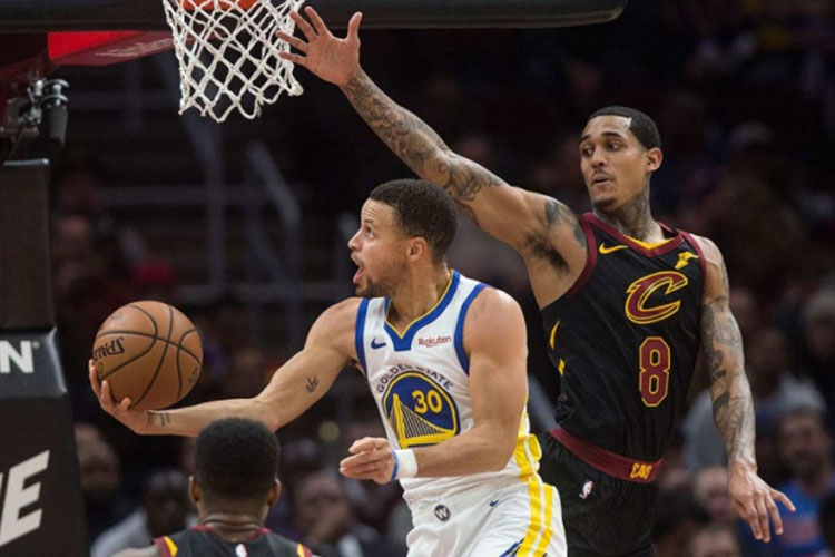 Warriors no tienen piedad de los Cavs