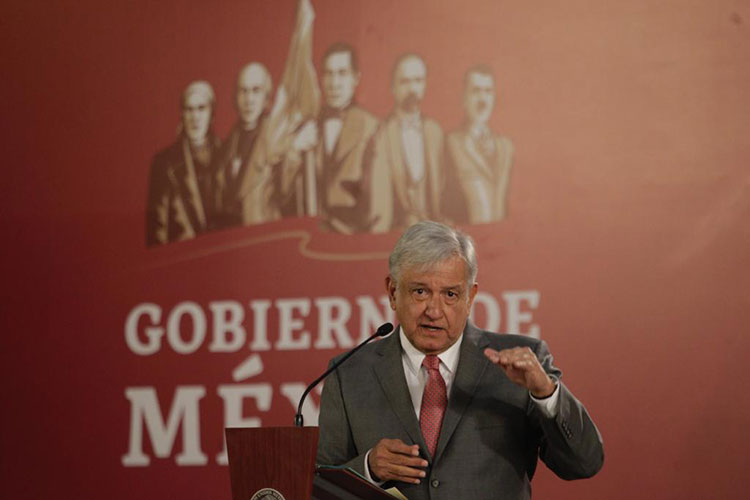 Aumento a burócratas de menos ingresos, anuncia AMLO