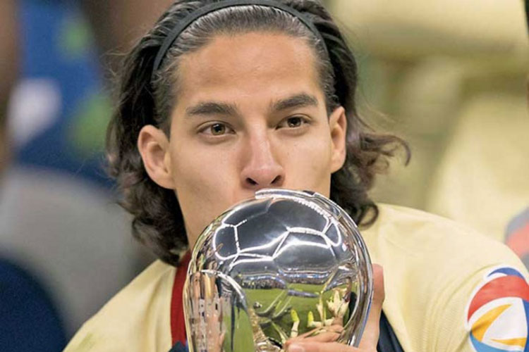 Diego Lainez y su regalo de Navidad