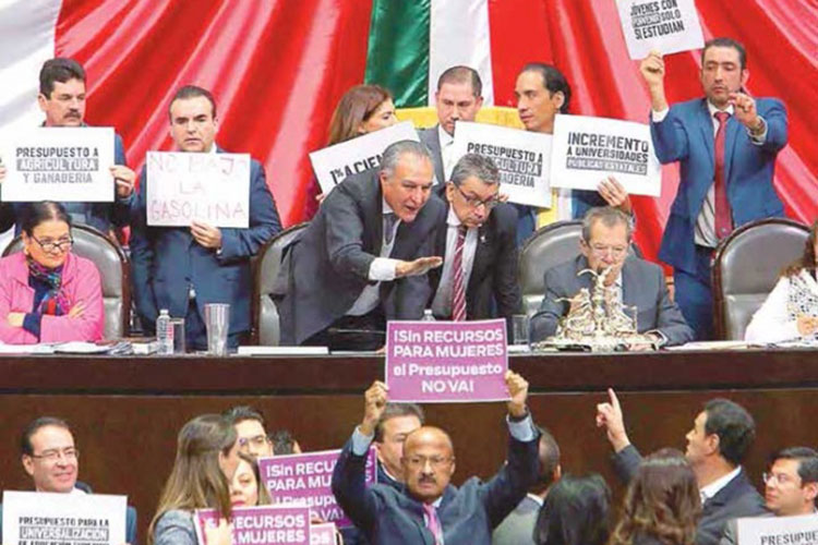 Pelean diputados por PEF 2019; el presupuesto no es piñata: Muñoz Ledo