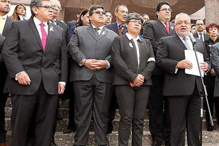 Escala pleito entre Poderes; inédito: protestan jueces de todo el país