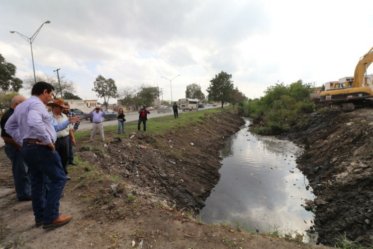Activa Mario López limpieza de Dren Periférico