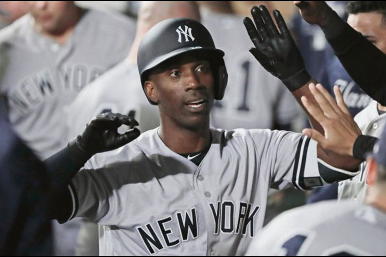 McCutchen firma con los Phillies por tres años