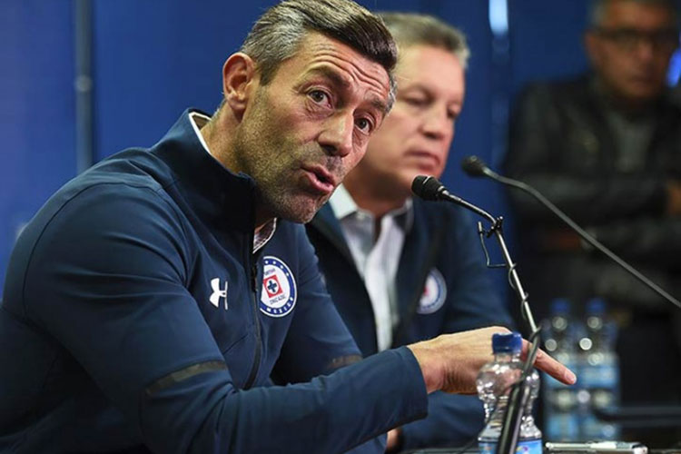 Cruz Azul advierte que va por el doblete