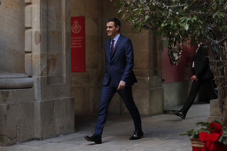 Gabinete español arriba a palacio en Barcelona