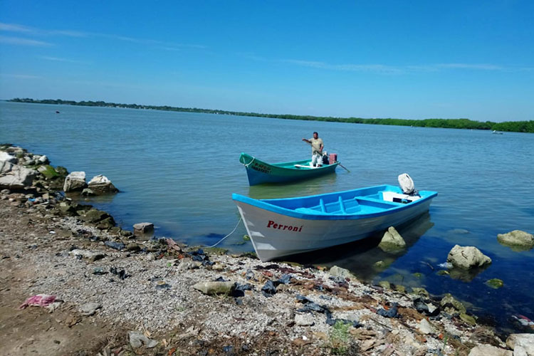 Desaparecen tres pescadores en aguas del Golfo de México